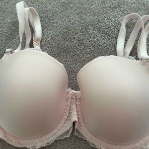 Victoria’s Secret Dream Angels Demi bra. size 38 C. Pink.